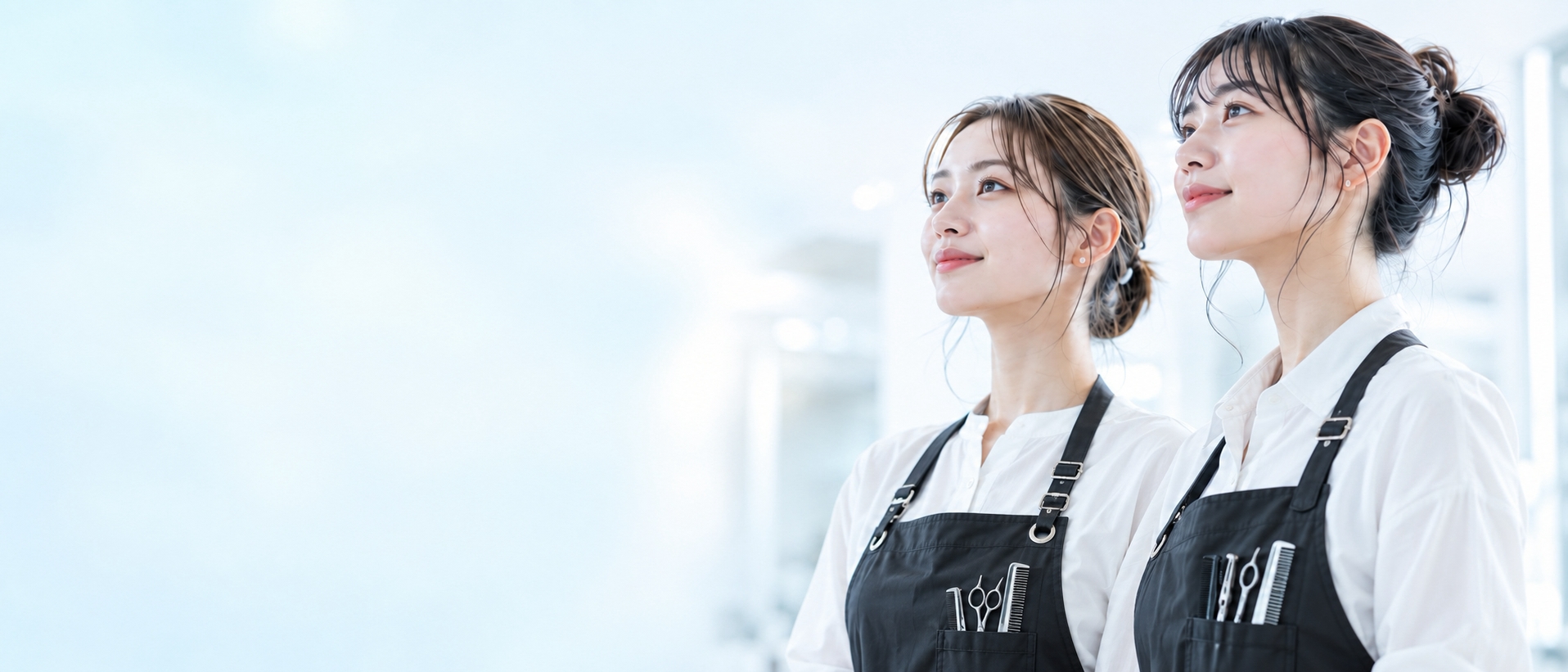 サロンで未来を見つめる2名の人物イメージ